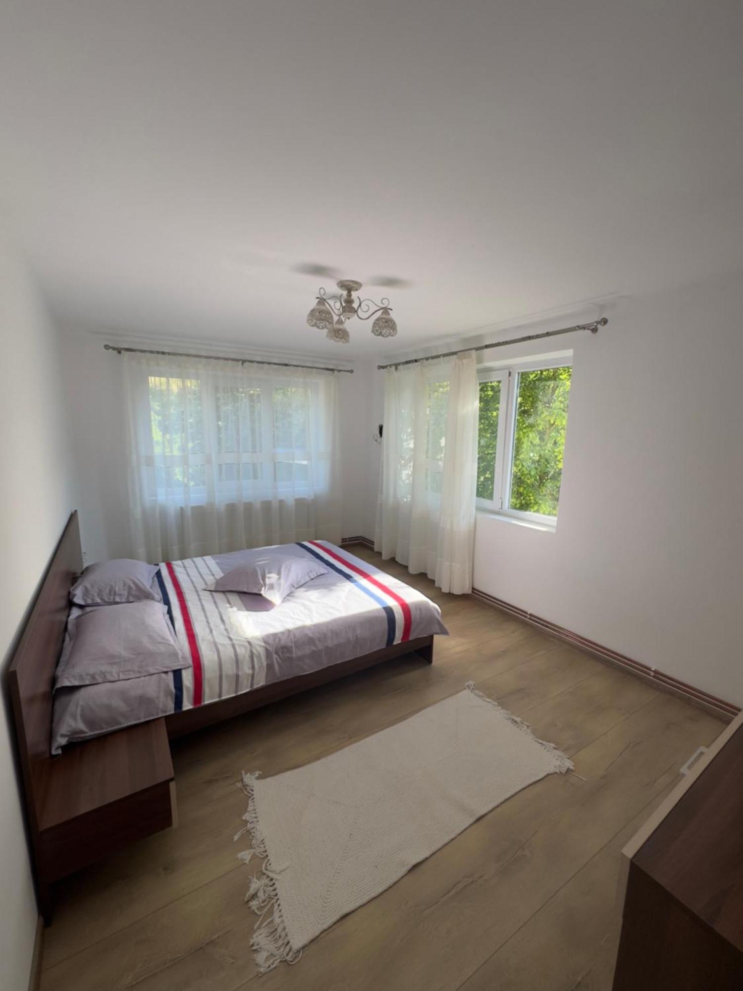 Casa Lucia Hotell Ocnele Mari Exteriör bild